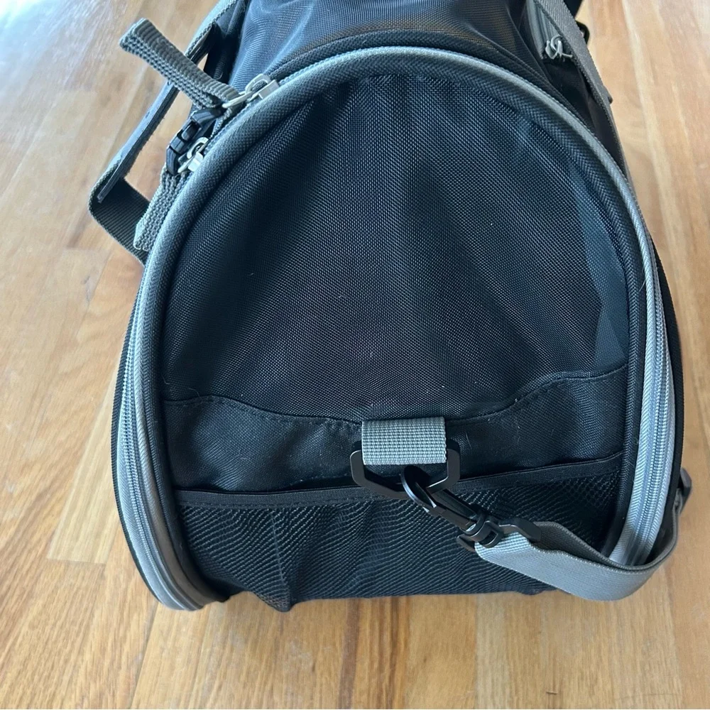 Small pet carrier